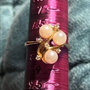 Classic Pearl and Diamonds with Gold Swirl Ring - Cream Pearls